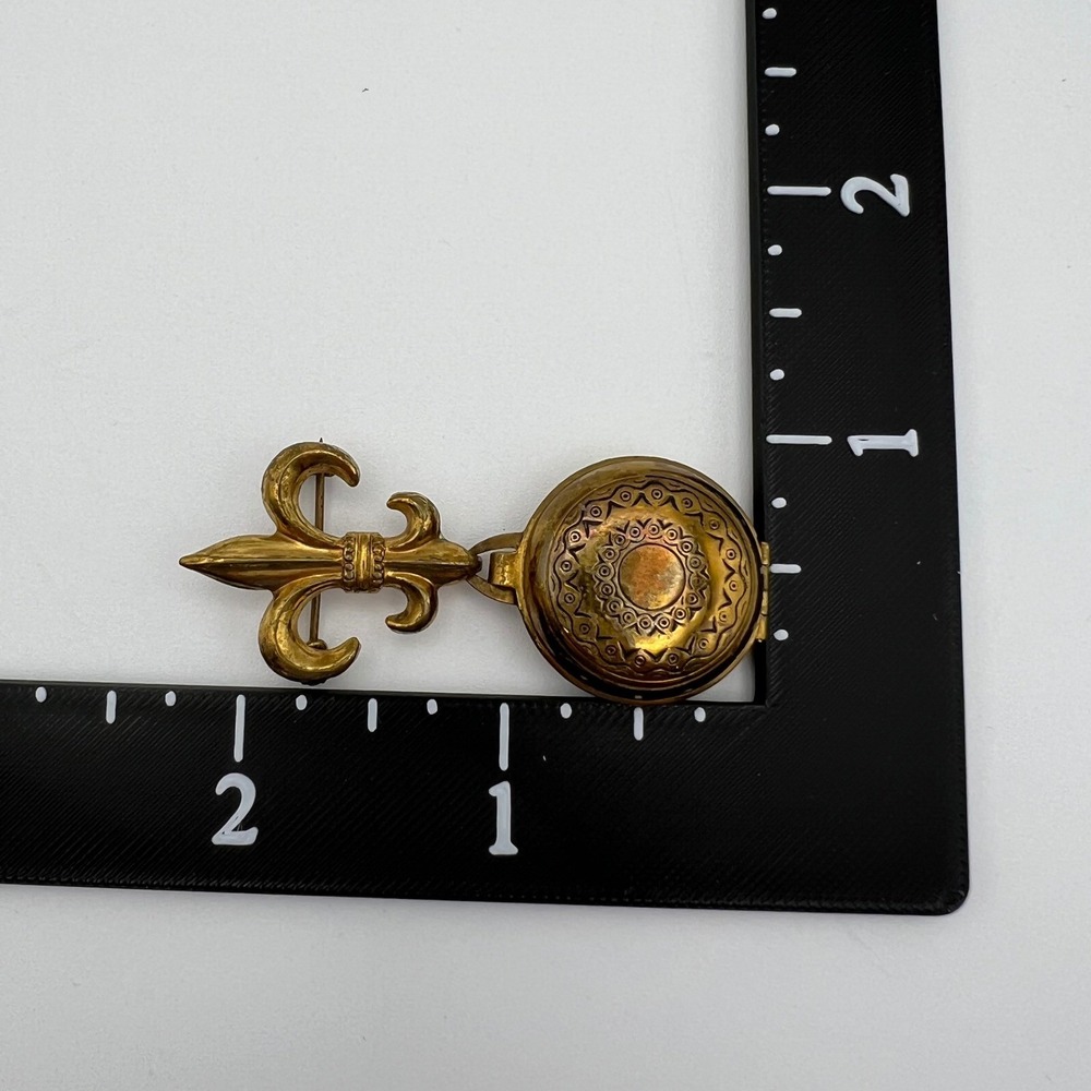 Vintage Fleur De Lis Locket Brooch Gold Tone Round Dangle Photo Sweetheart - Picture 8 of 9
